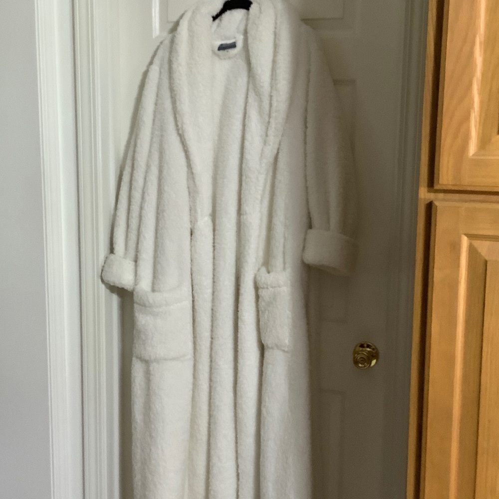 Berkshire  Blanket & home ladies long , fluffy  Extra Large robe